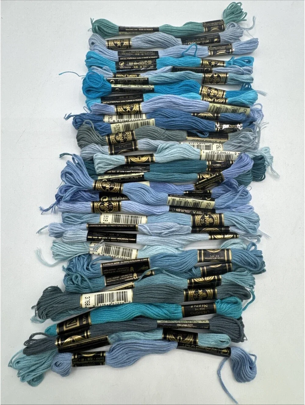 Huge Lot Over 600+ DMC EMBROIDERY FLOSS Skeins Assorted Colors, Case, Cards